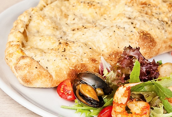 1F. Calzone